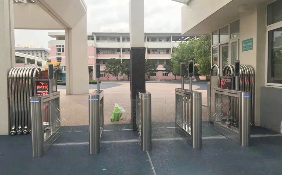 學校擺閘案例效果圖